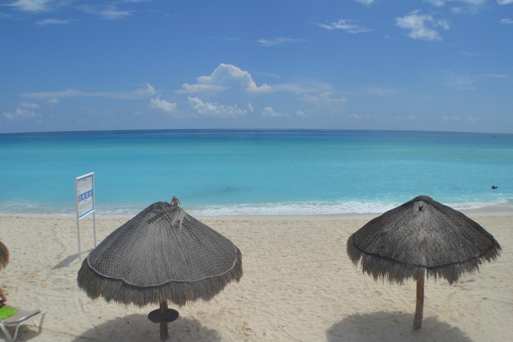 Brisas 10 Beachside Suites كانكون المظهر الخارجي الصورة