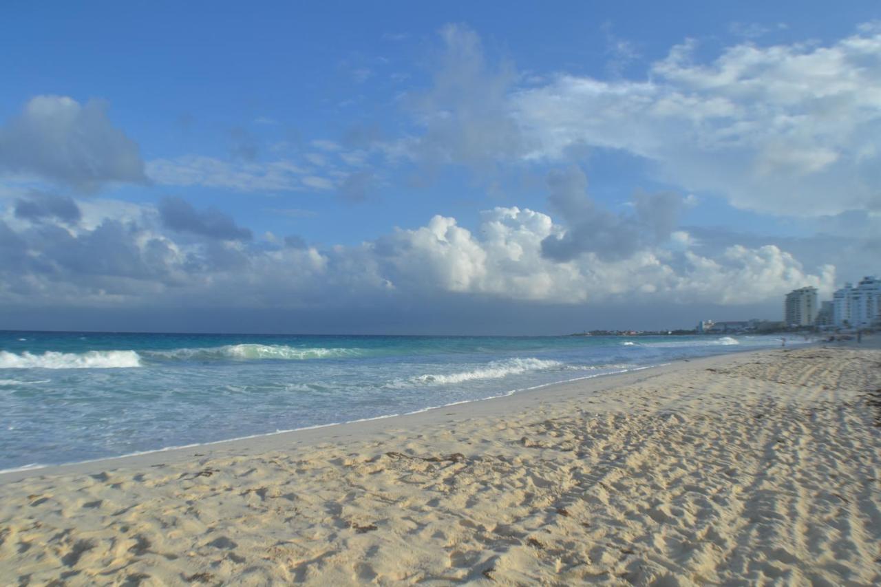 Brisas 10 Beachside Suites كانكون المظهر الخارجي الصورة