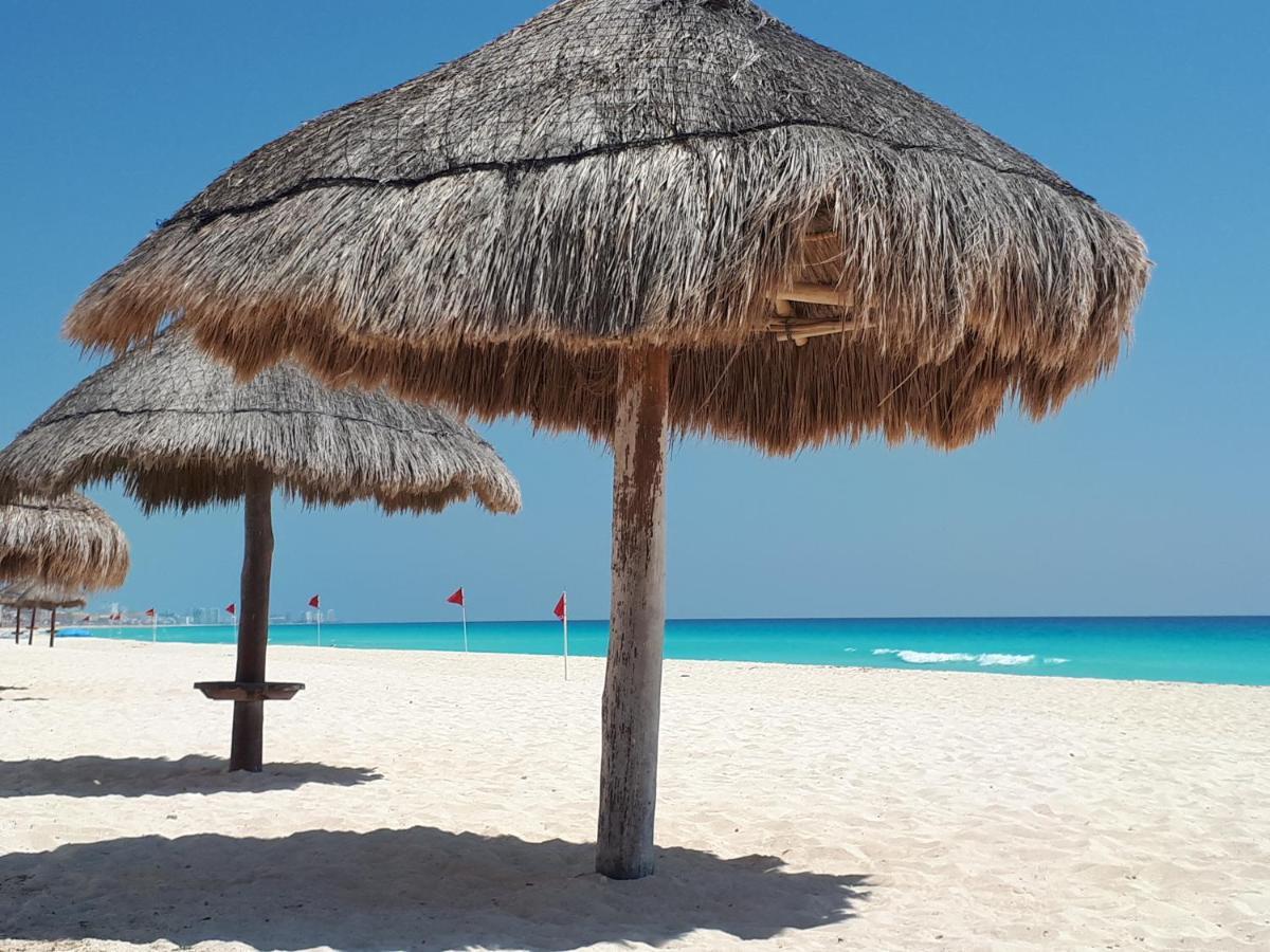 Brisas 10 Beachside Suites كانكون المظهر الخارجي الصورة